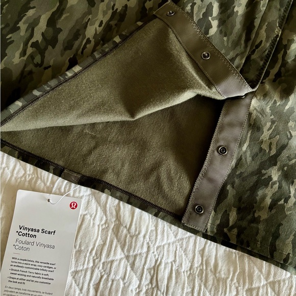 Lululemon Vinyasa Scarf Evergreen Camo Green One Size Wrap Versatile Stretch - Picture 5 of 9